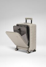 Polycarbonate Carry-On with USB Port 20-inch in Moon Rock Grey, view 4
